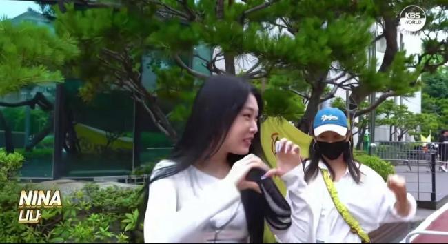 小沈阳女儿清唱视频火了 18岁星途备受期待